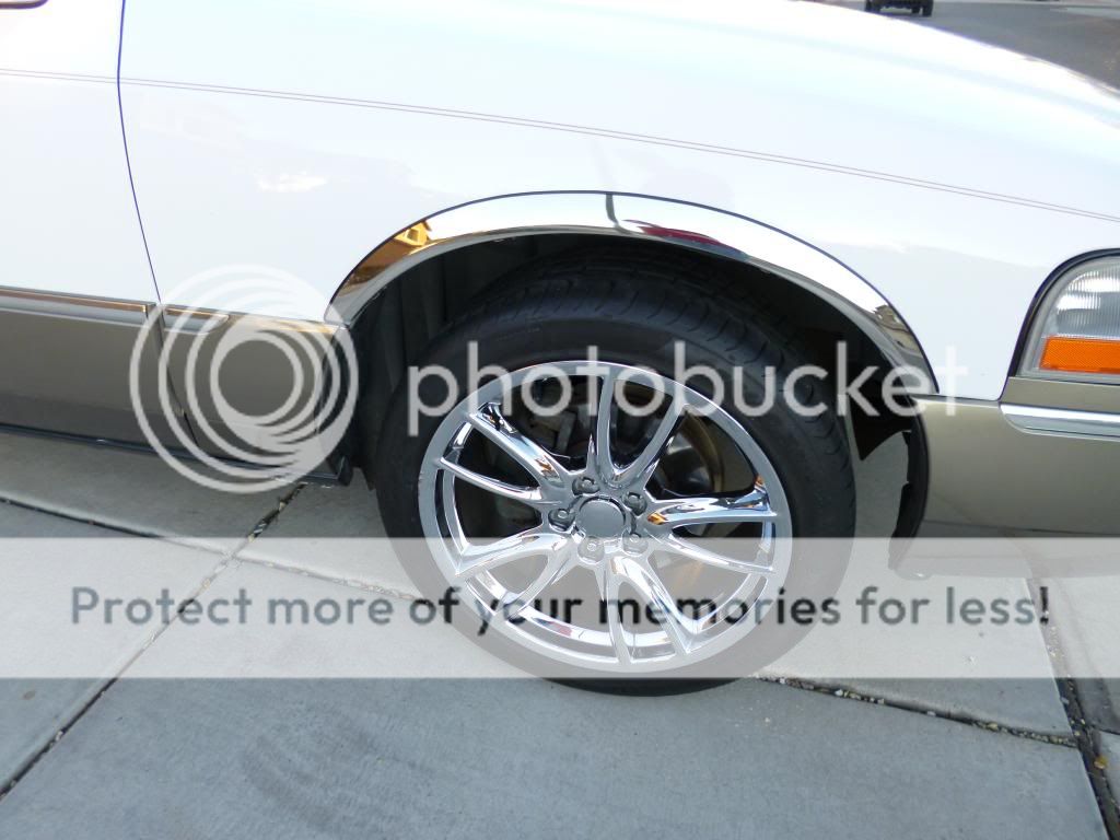 Show me your Mustang wheels on your crown vic! Tires and Wheels